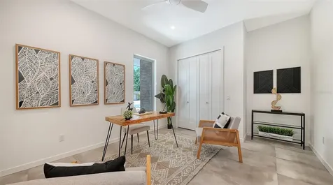 2010 Hyde Park Circle Sarasota FL 34239