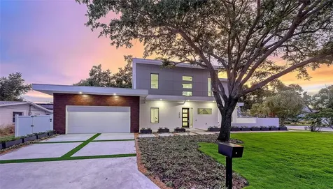 2010 Hyde Park Circle Sarasota FL 34239