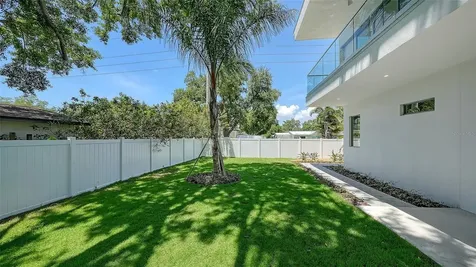 2010 Hyde Park Circle Sarasota FL 34239