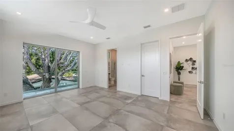 2010 Hyde Park Circle Sarasota FL 34239
