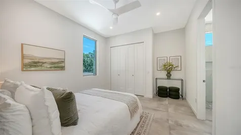 2010 Hyde Park Circle Sarasota FL 34239