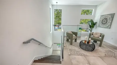 2010 Hyde Park Circle Sarasota FL 34239