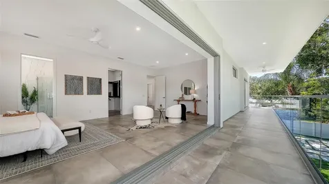 2010 Hyde Park Circle Sarasota FL 34239