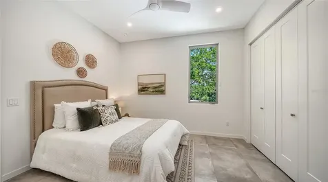 2010 Hyde Park Circle Sarasota FL 34239