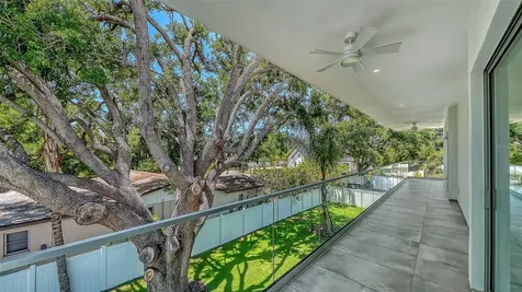 2010 Hyde Park Circle Sarasota FL 34239