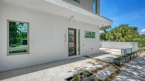 2010 Hyde Park Circle Sarasota FL 34239