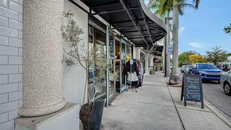 2010 Hyde Park Circle Sarasota FL 34239