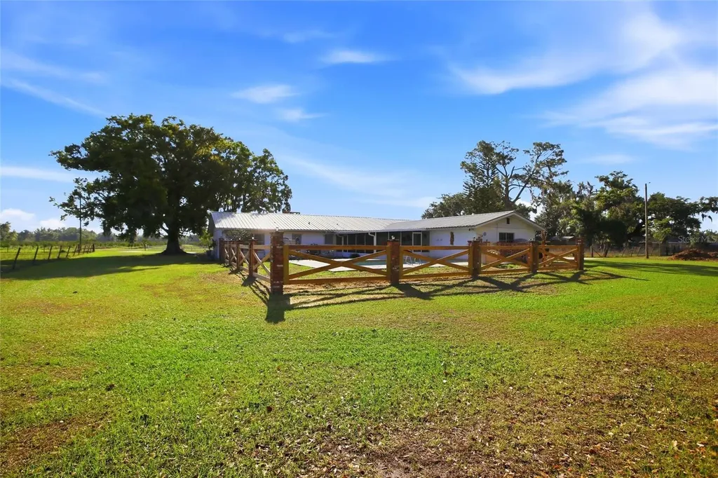 3903 Edison Avenue Bowling Green FL 33834