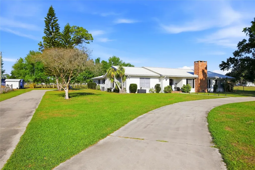 3903 Edison Avenue Bowling Green FL 33834