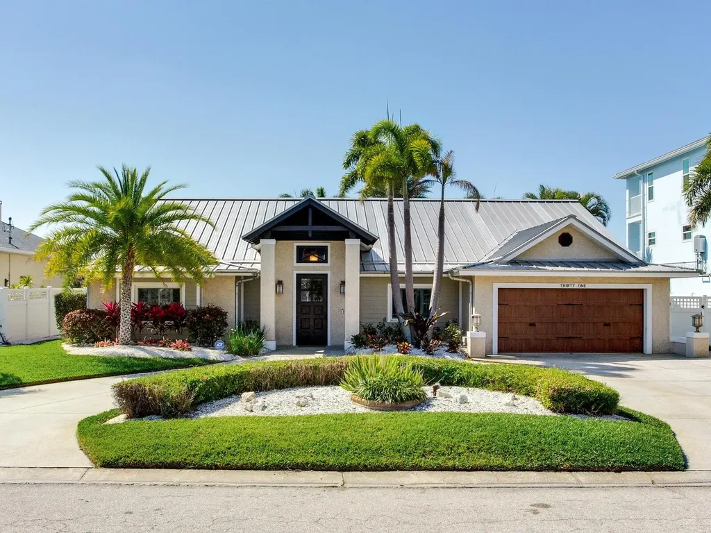 31 N Pine Circle Belleair FL 33756