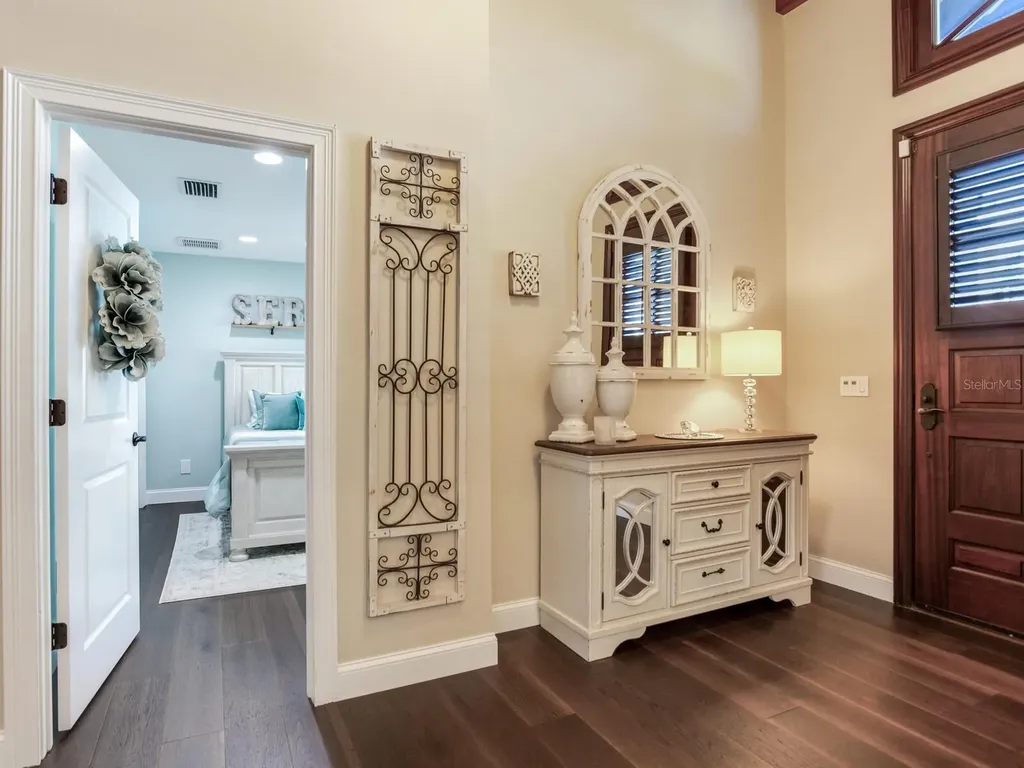 31 N Pine Circle Belleair FL 33756