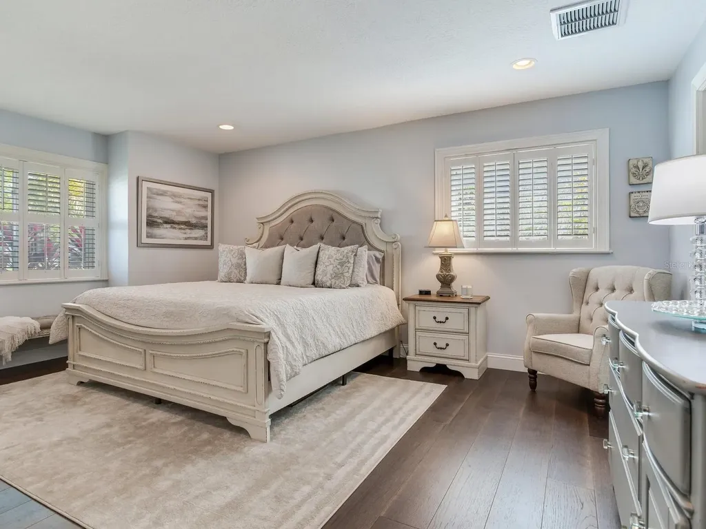 31 N Pine Circle Belleair FL 33756