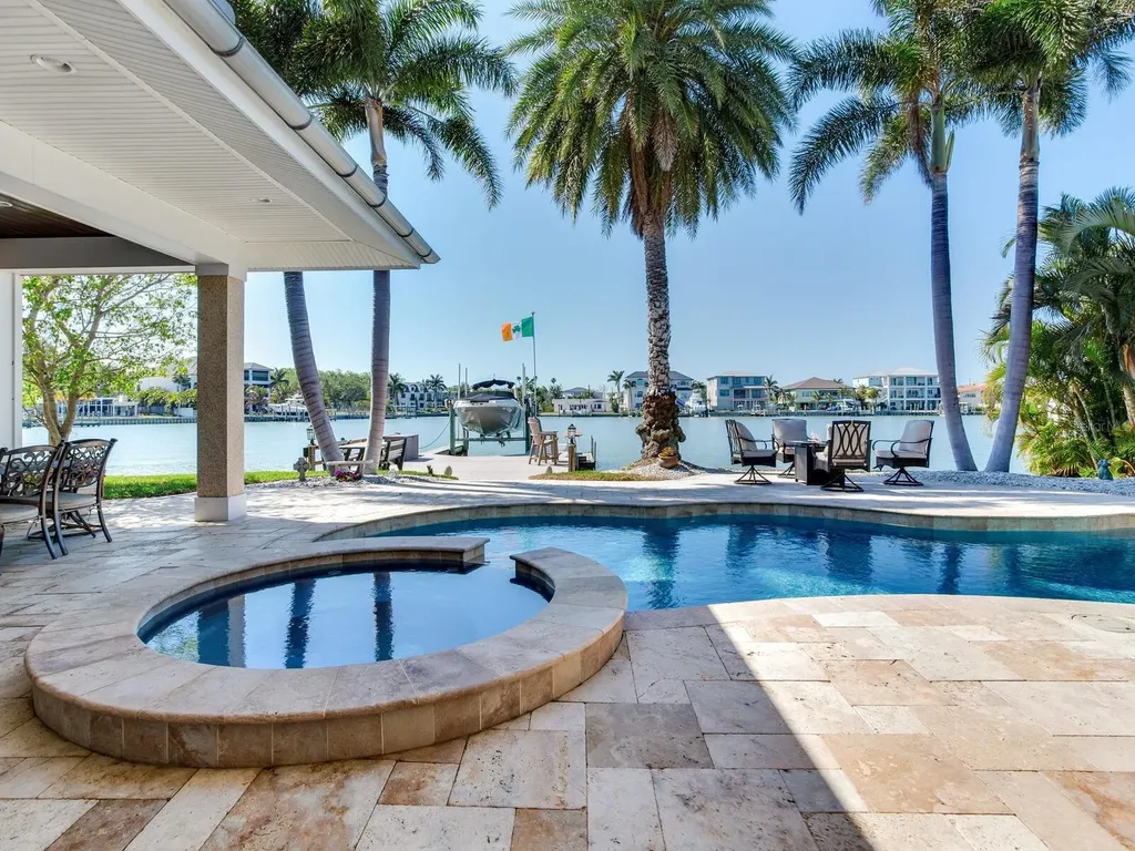 31 N Pine Circle Belleair FL 33756