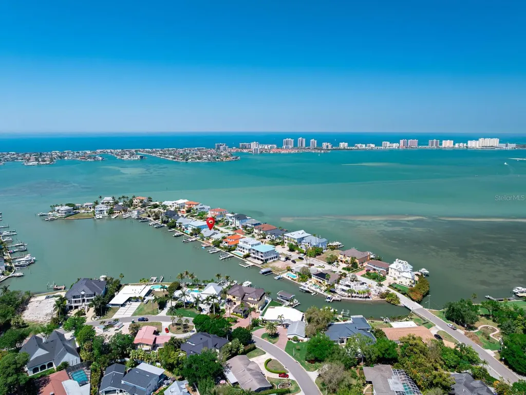 31 N Pine Circle Belleair FL 33756