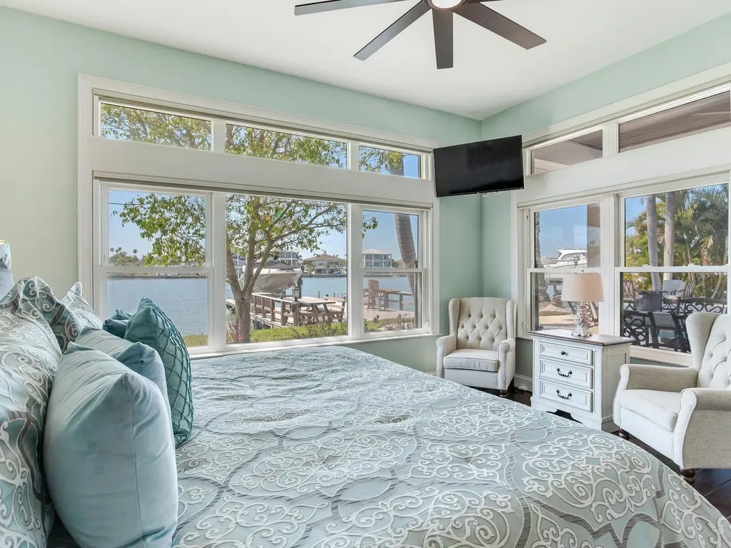 31 N Pine Circle Belleair FL 33756