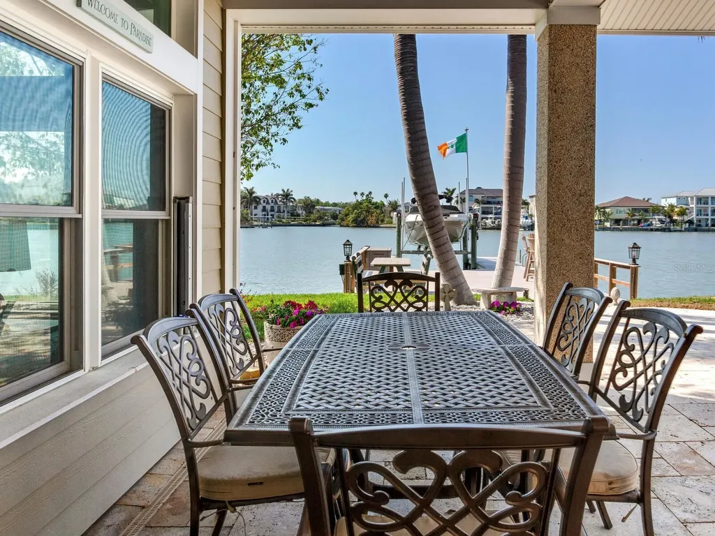 31 N Pine Circle Belleair FL 33756