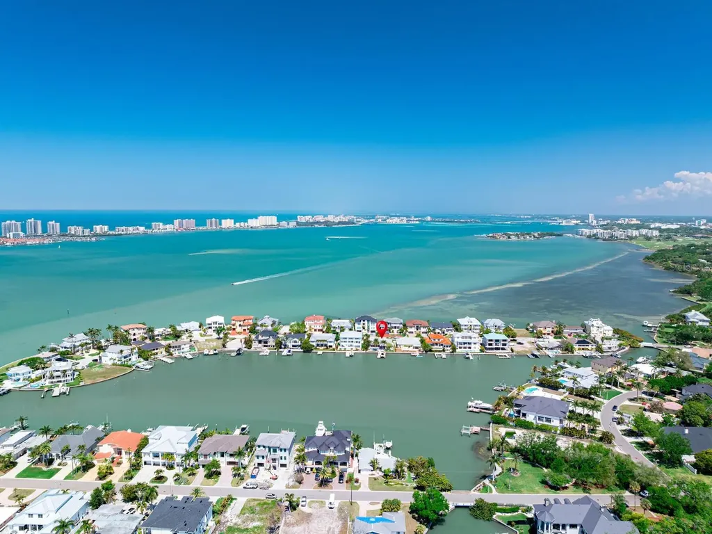 31 N Pine Circle Belleair FL 33756
