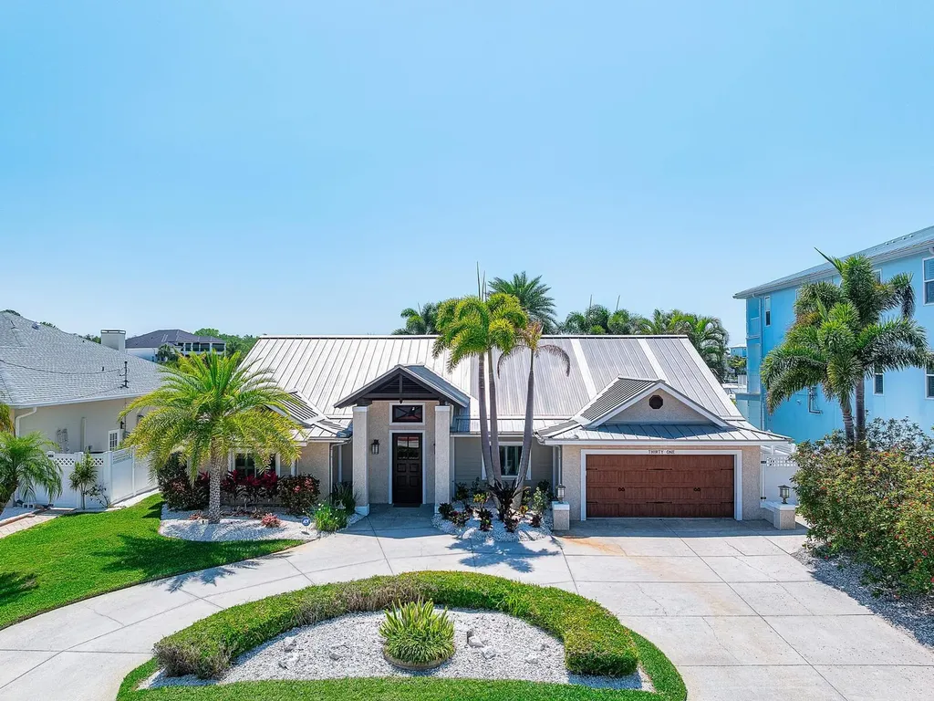 31 N Pine Circle Belleair FL 33756