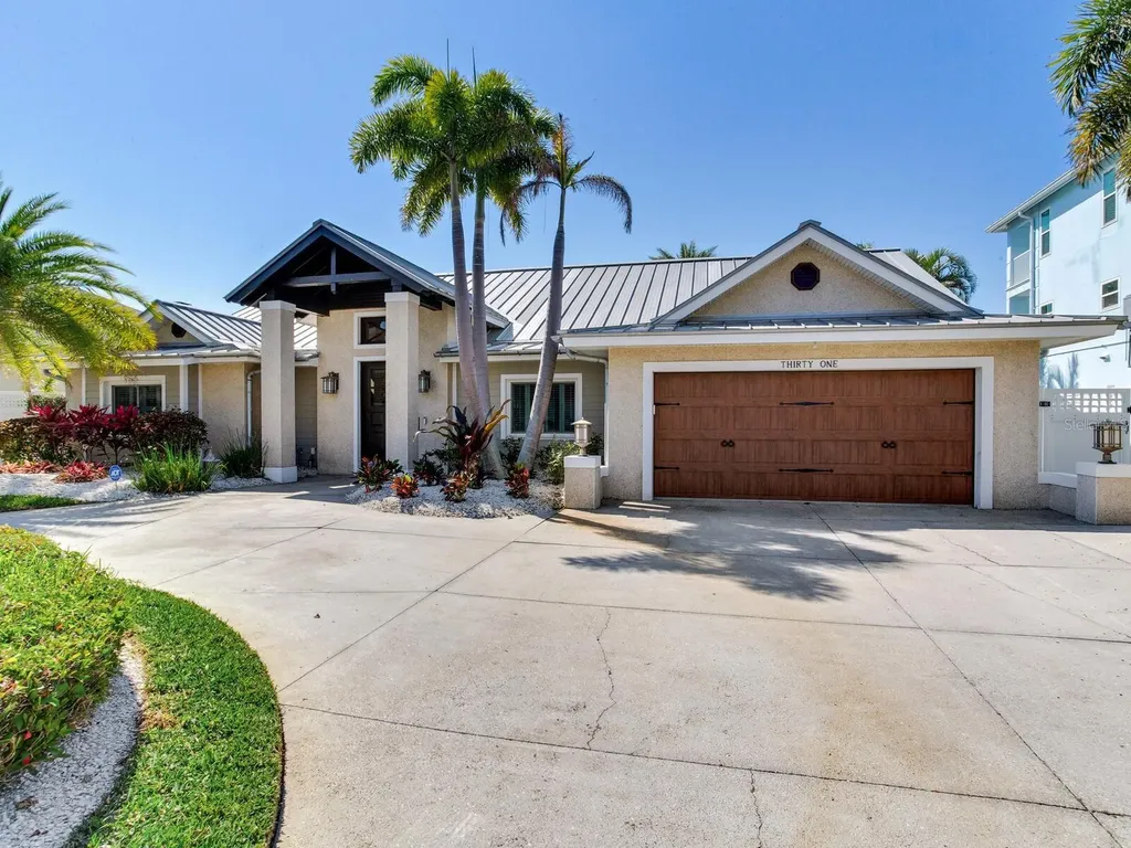 31 N Pine Circle Belleair FL 33756