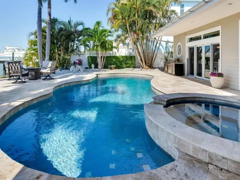 31 N Pine Circle Belleair FL 33756
