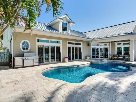 31 N Pine Circle Belleair FL 33756