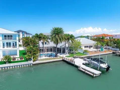 31 N Pine Circle Belleair FL 33756