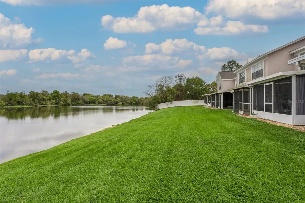 425 Kensington Lake Circle Brandon FL 33511