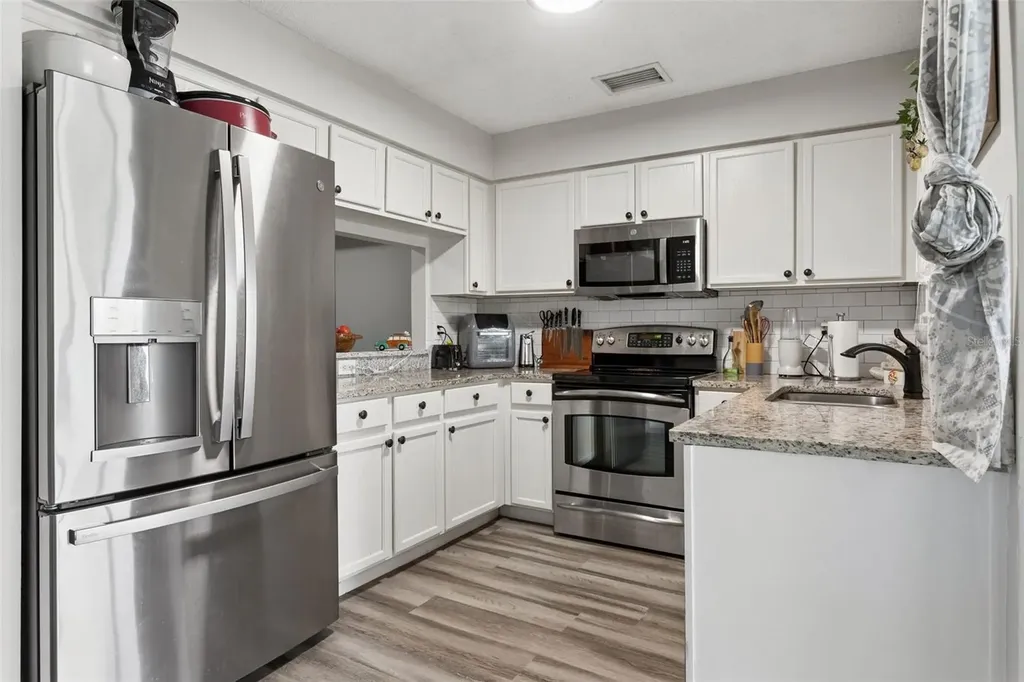 425 Kensington Lake Circle Brandon FL 33511