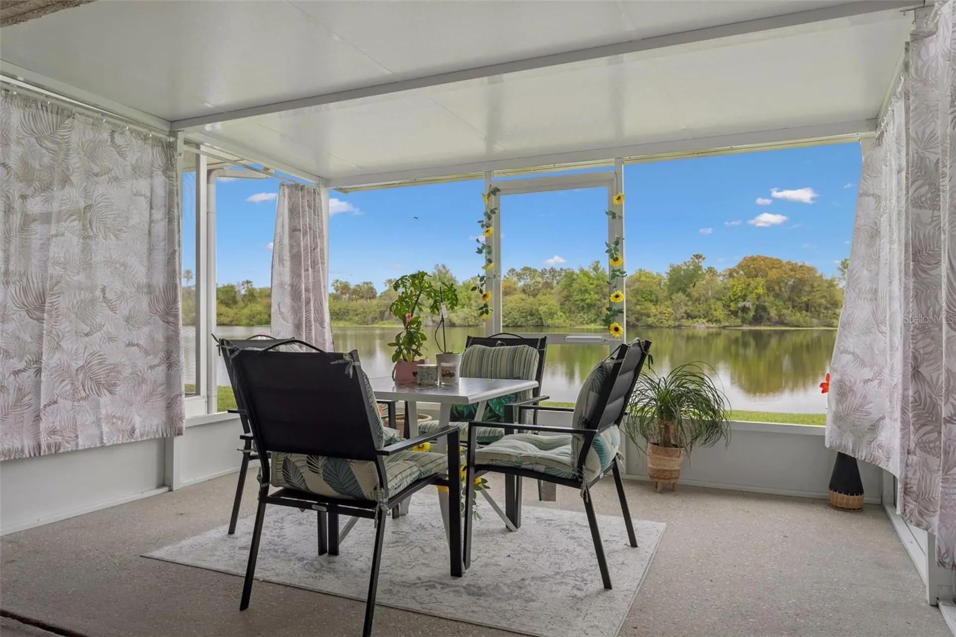 425 Kensington Lake Circle Brandon FL 33511