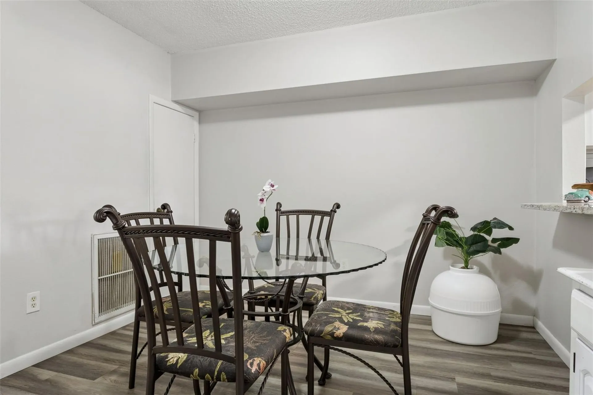 425 Kensington Lake Circle Brandon FL 33511