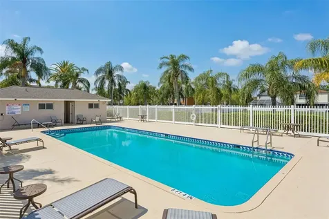 425 Kensington Lake Circle Brandon FL 33511