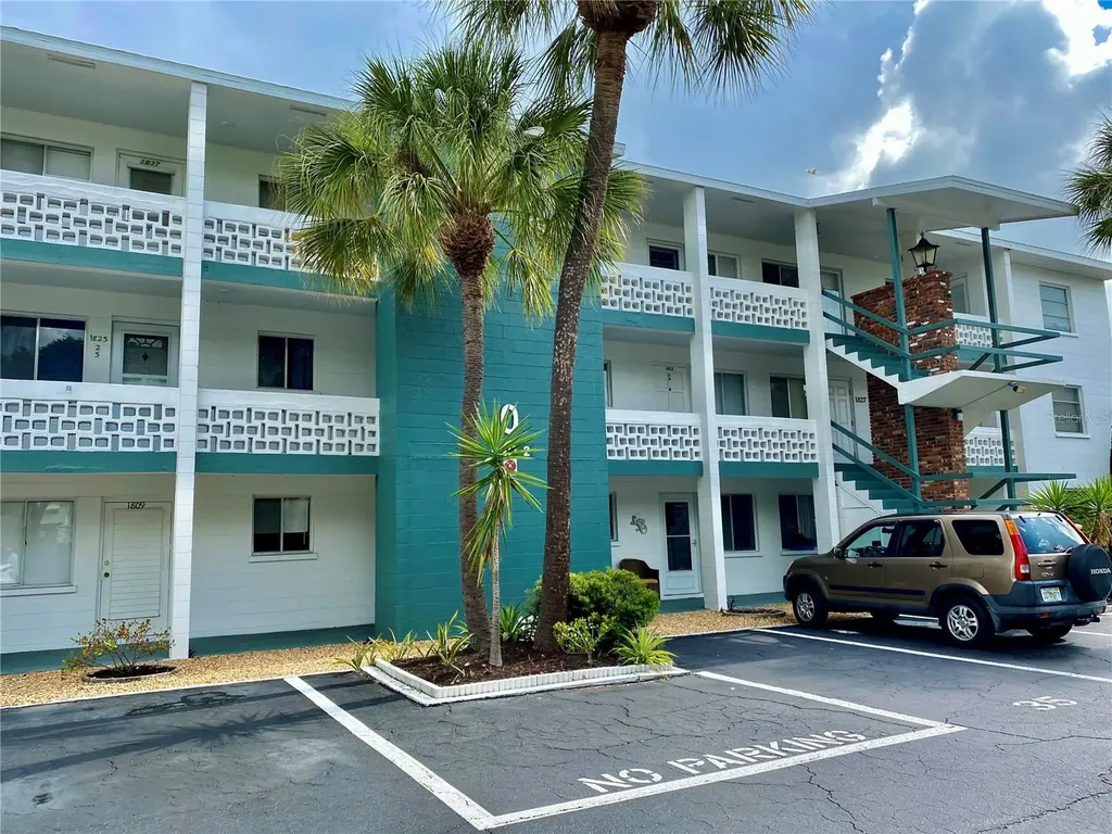 1825 Flamingo Boulevard Bradenton FL 34207