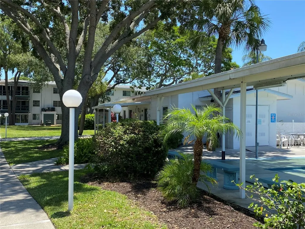 1825 Flamingo Boulevard Bradenton FL 34207