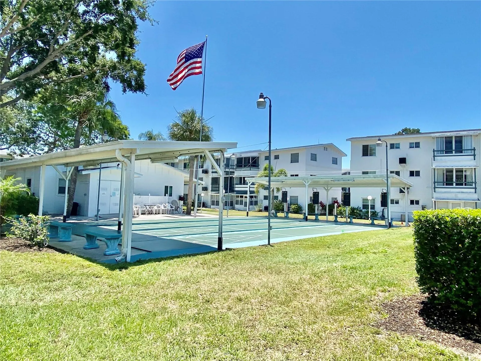 1825 Flamingo Boulevard Bradenton FL 34207