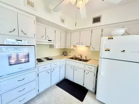 2447 Ecuadorian Way Clearwater FL 33763