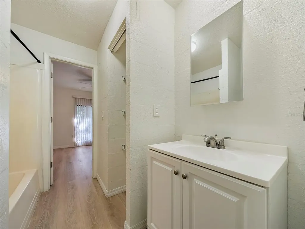 2422 11th Street W Bradenton FL 34205