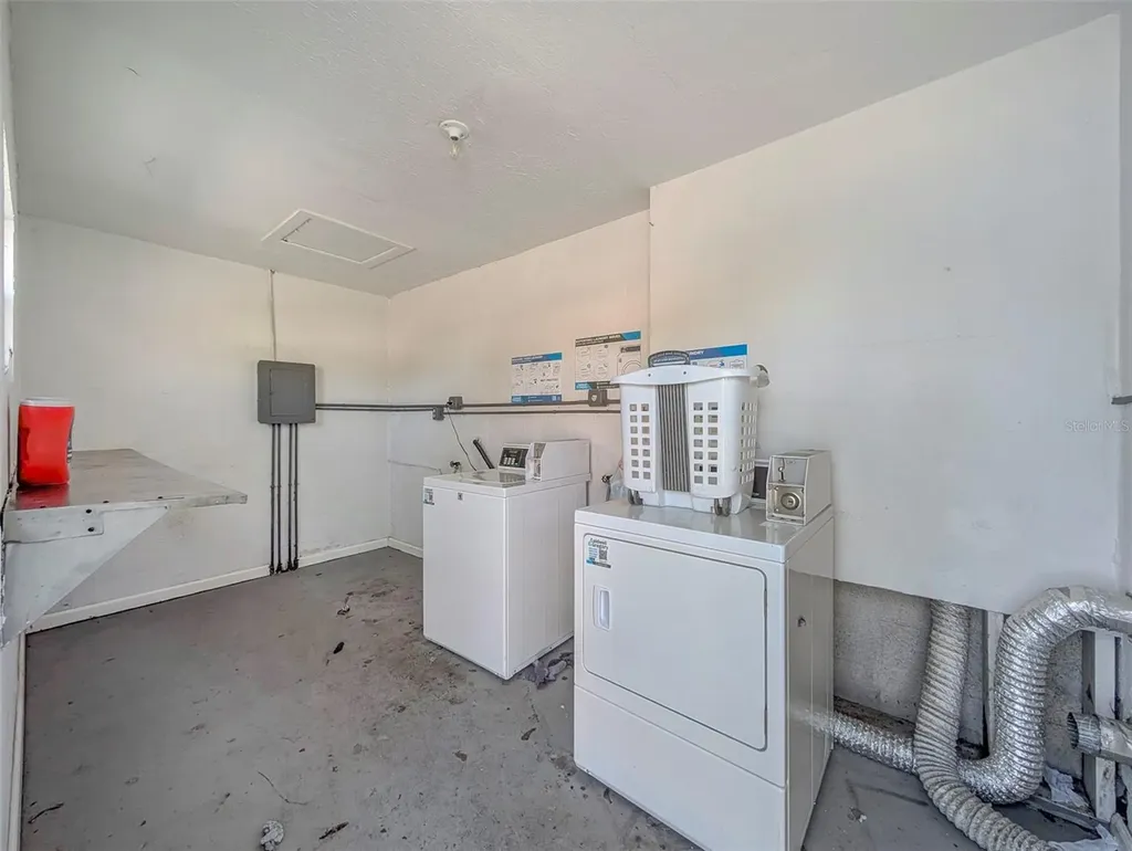 2422 11th Street W Bradenton FL 34205