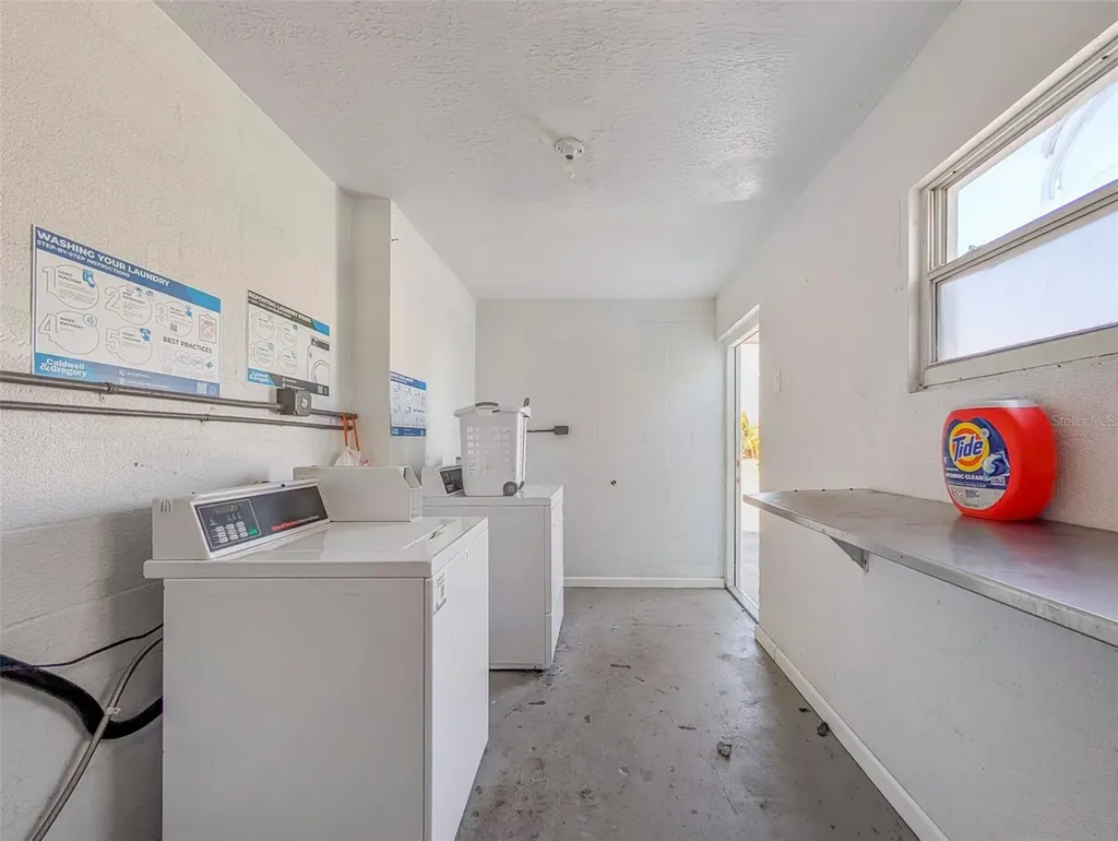 2422 11th Street W Bradenton FL 34205