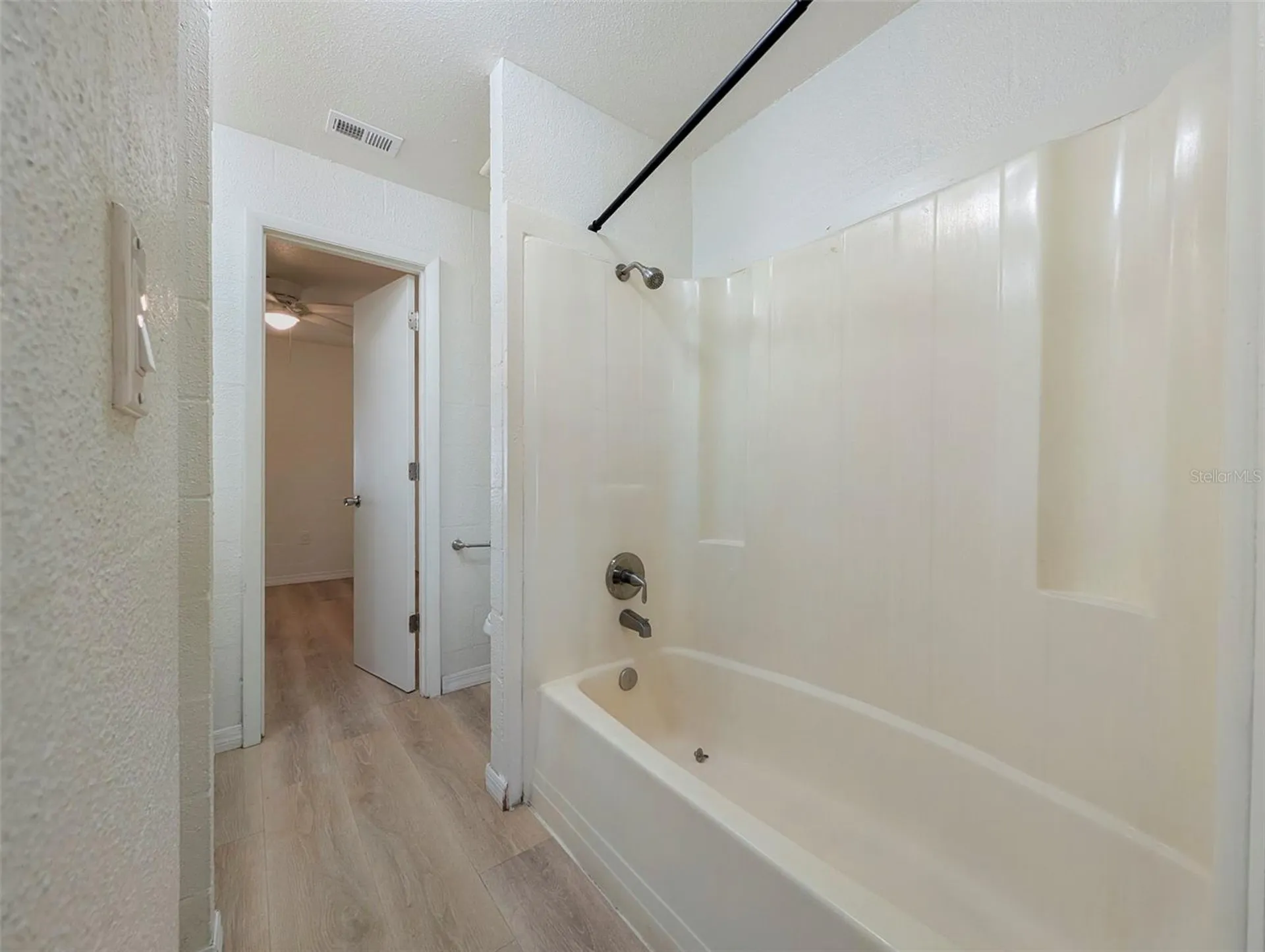2422 11th Street W Bradenton FL 34205