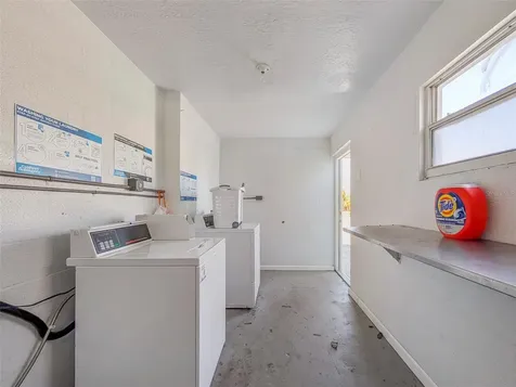 2422 11th Street W Bradenton FL 34205