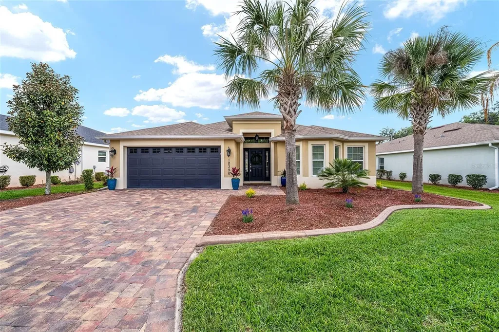 10396 Silver Maple Avenue Oxford FL 34484