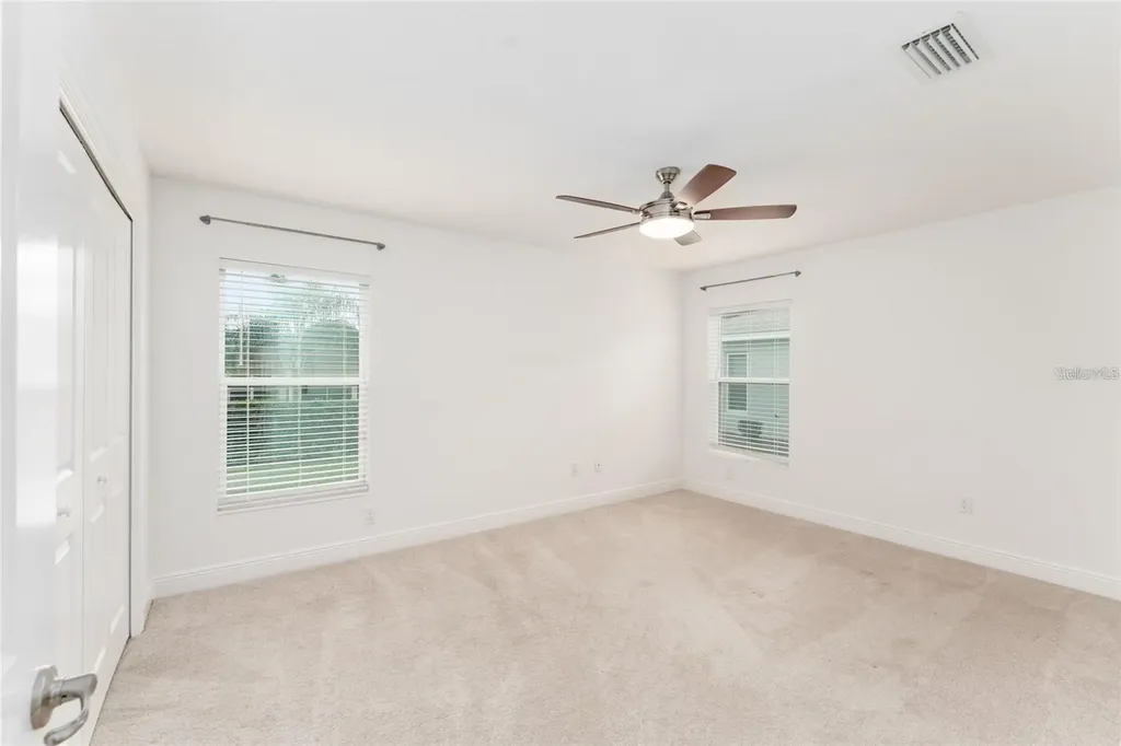 10396 Silver Maple Avenue Oxford FL 34484