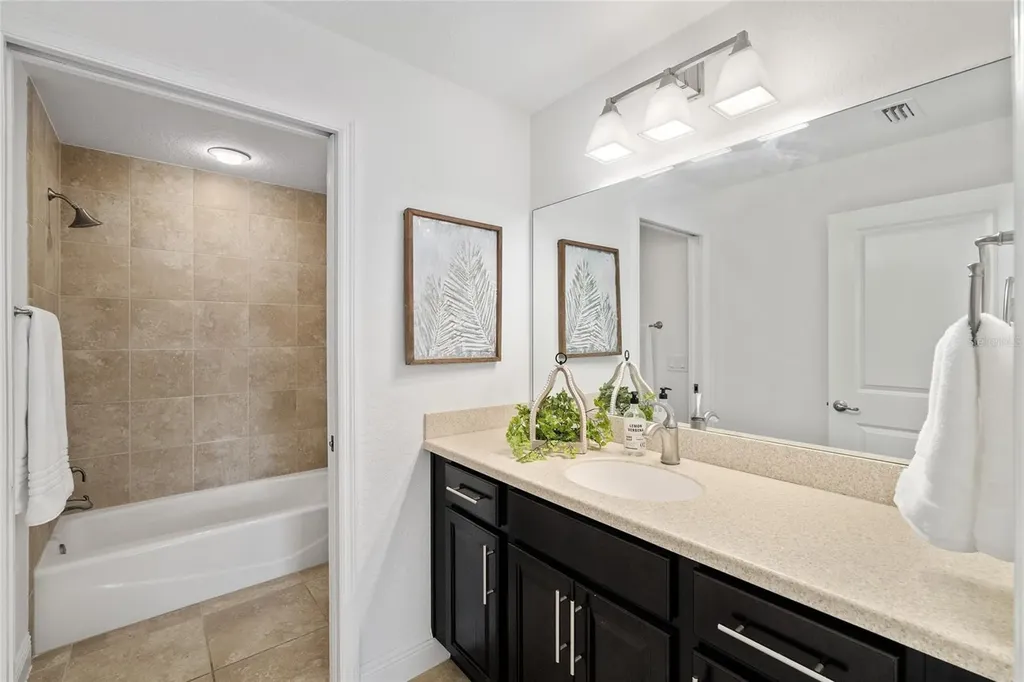 10396 Silver Maple Avenue Oxford FL 34484