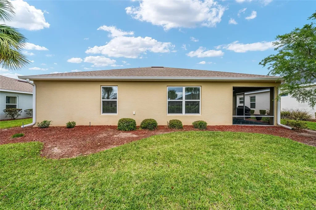 10396 Silver Maple Avenue Oxford FL 34484