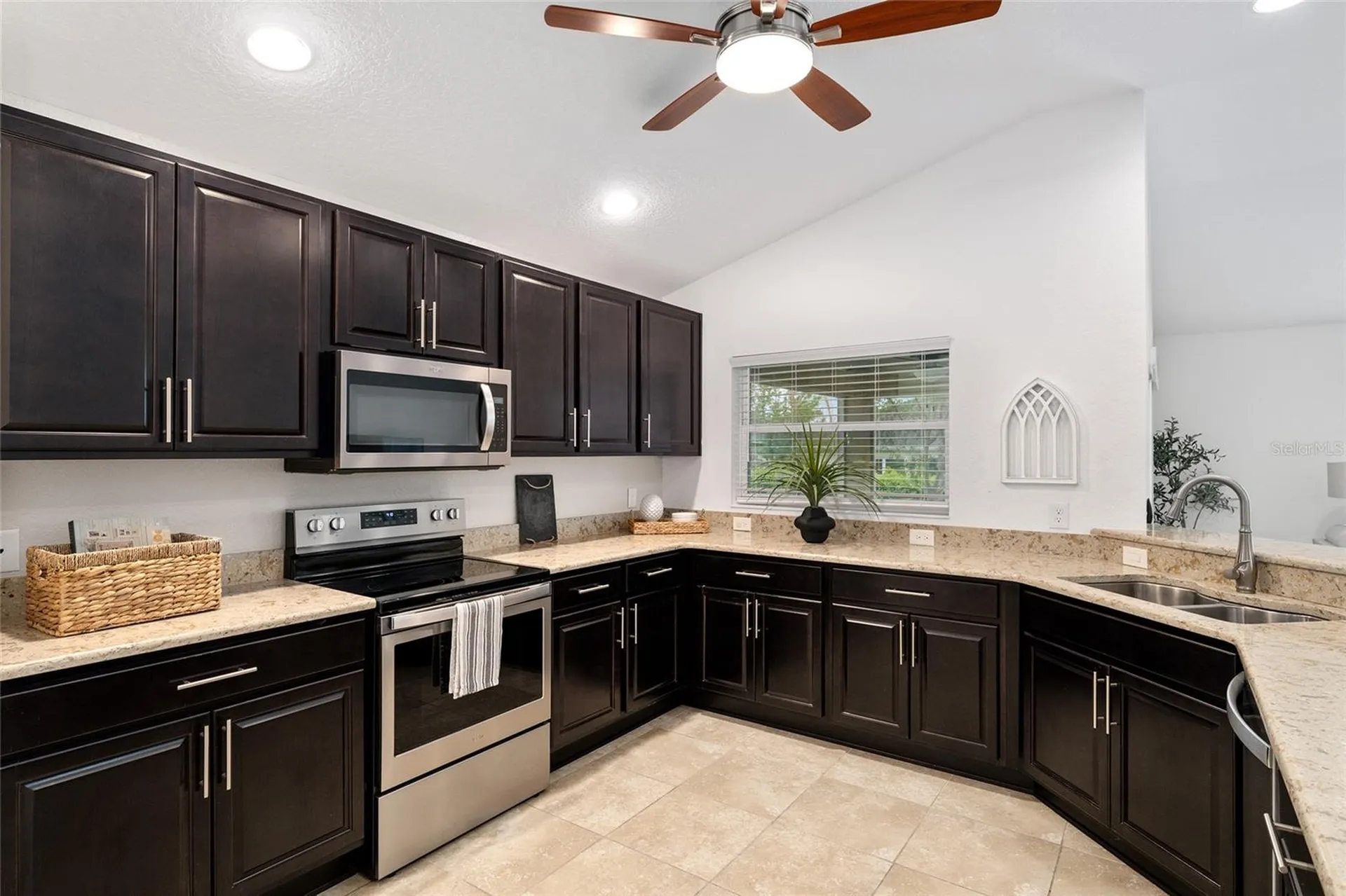 10396 Silver Maple Avenue Oxford FL 34484