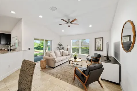 10396 Silver Maple Avenue Oxford FL 34484