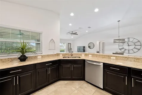 10396 Silver Maple Avenue Oxford FL 34484