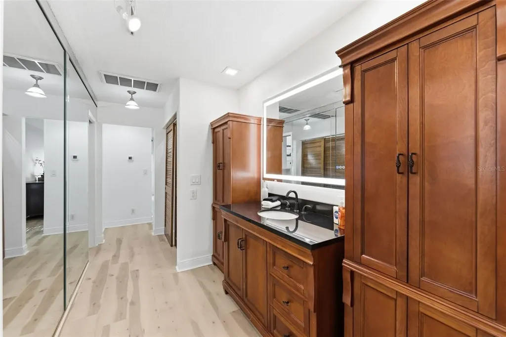 1584 Oak Lane Clearwater FL 33764