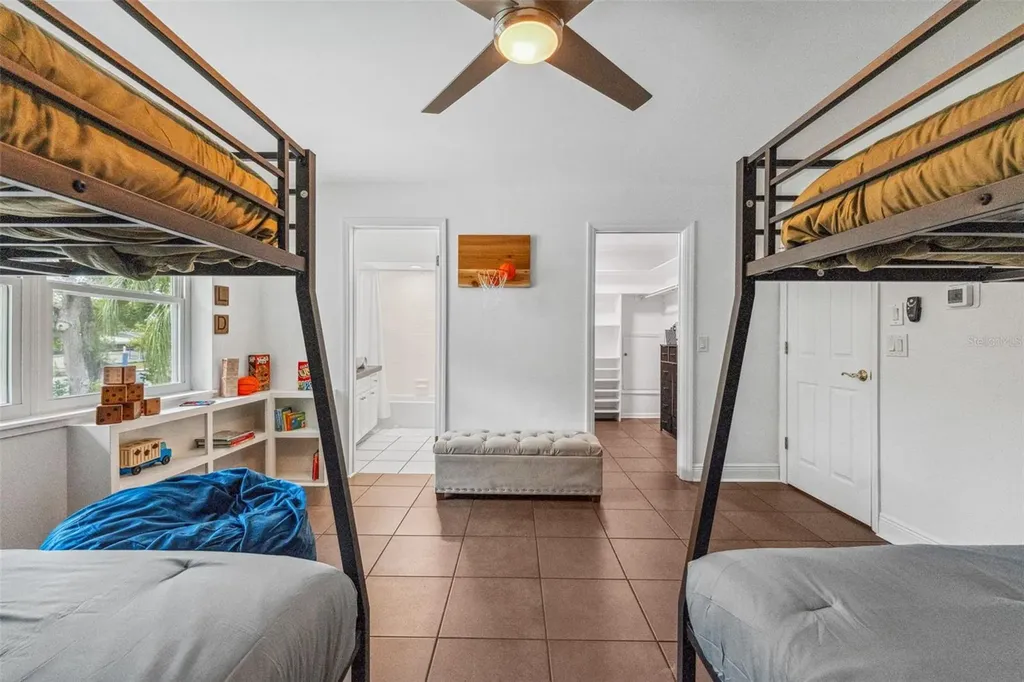 1584 Oak Lane Clearwater FL 33764