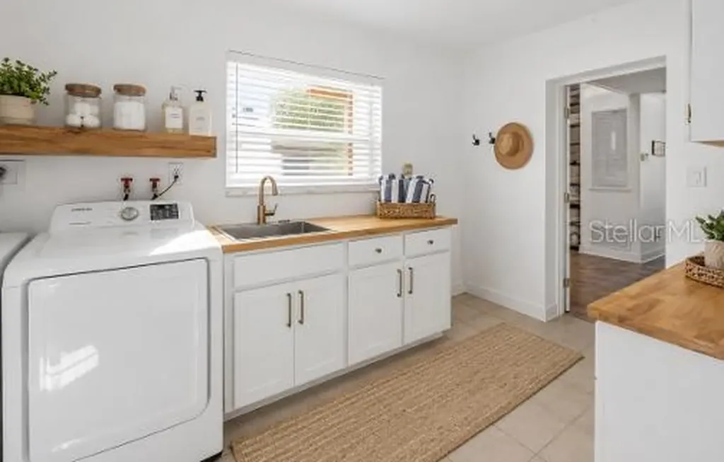 1584 Oak Lane Clearwater FL 33764